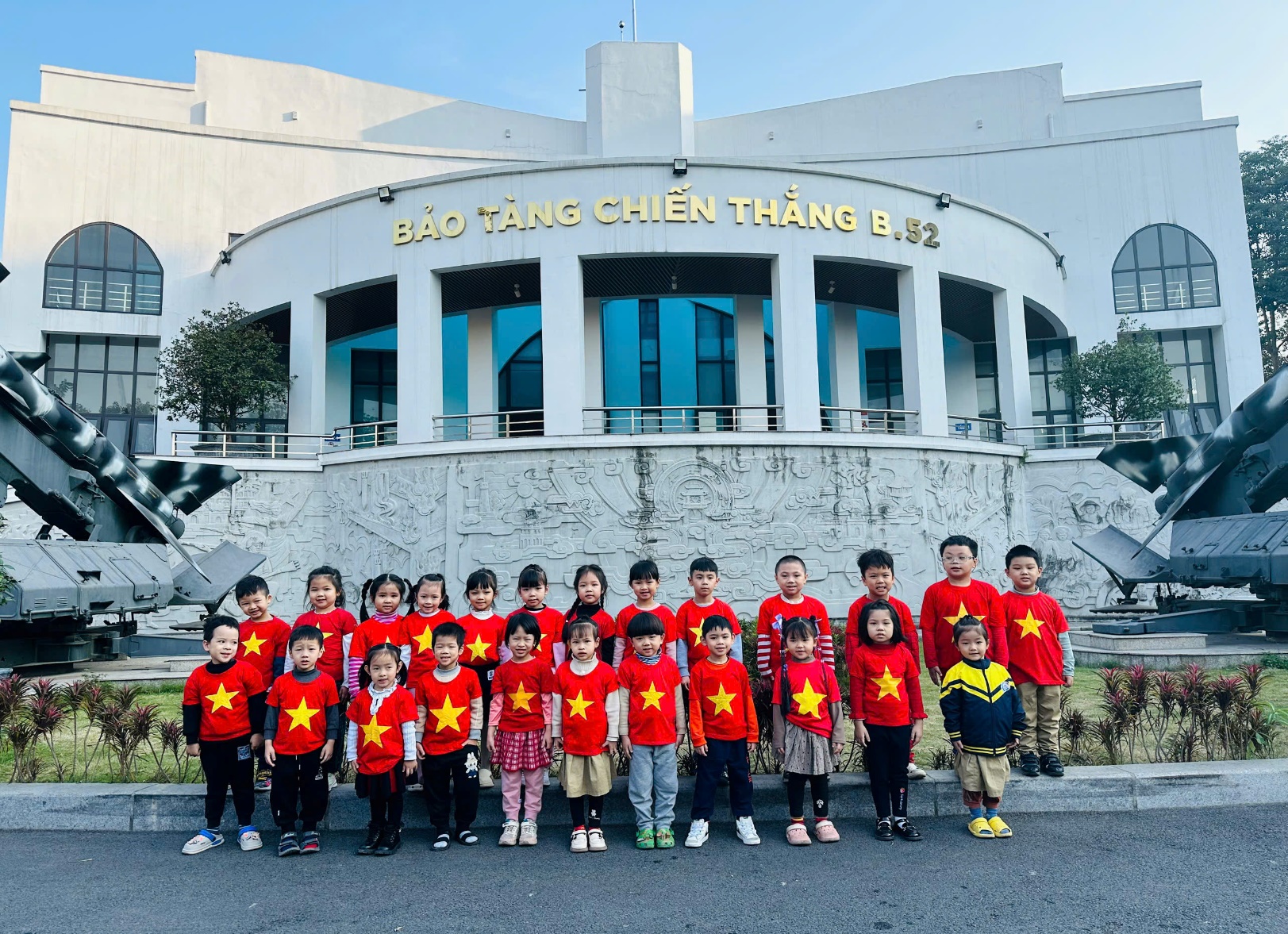 C:\Users\ADMIN\Desktop\ảnh a4. 2024-2025\ảnh T12\z6163594966706_8cbe103fd90ad66187d82d4d992997c2.jpg