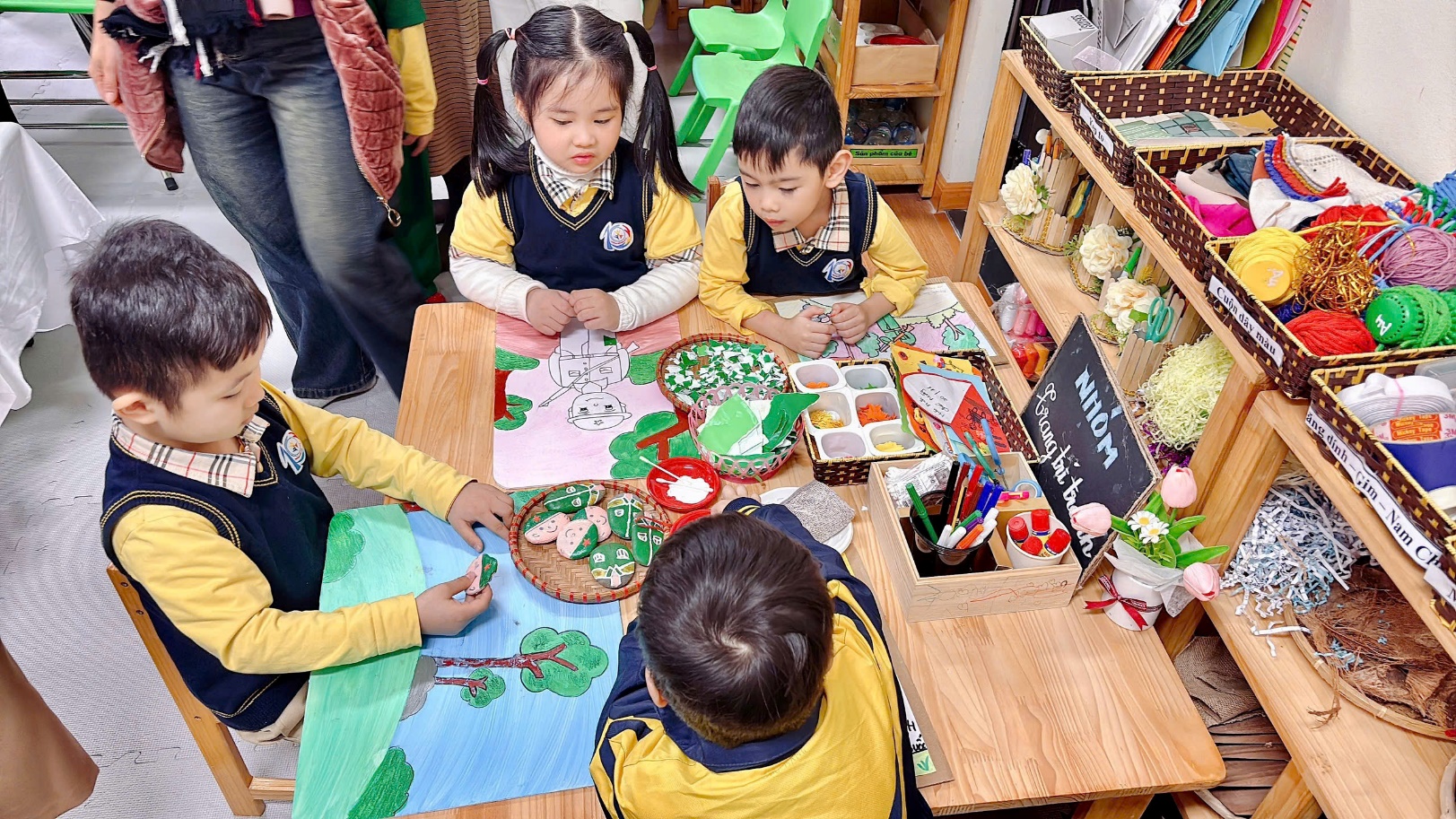 C:\Users\ADMIN\Desktop\ảnh a4. 2024-2025\ảnh T12\z6162422149611_a6d45f02731b559dfb9b0166cd856e6a.jpg