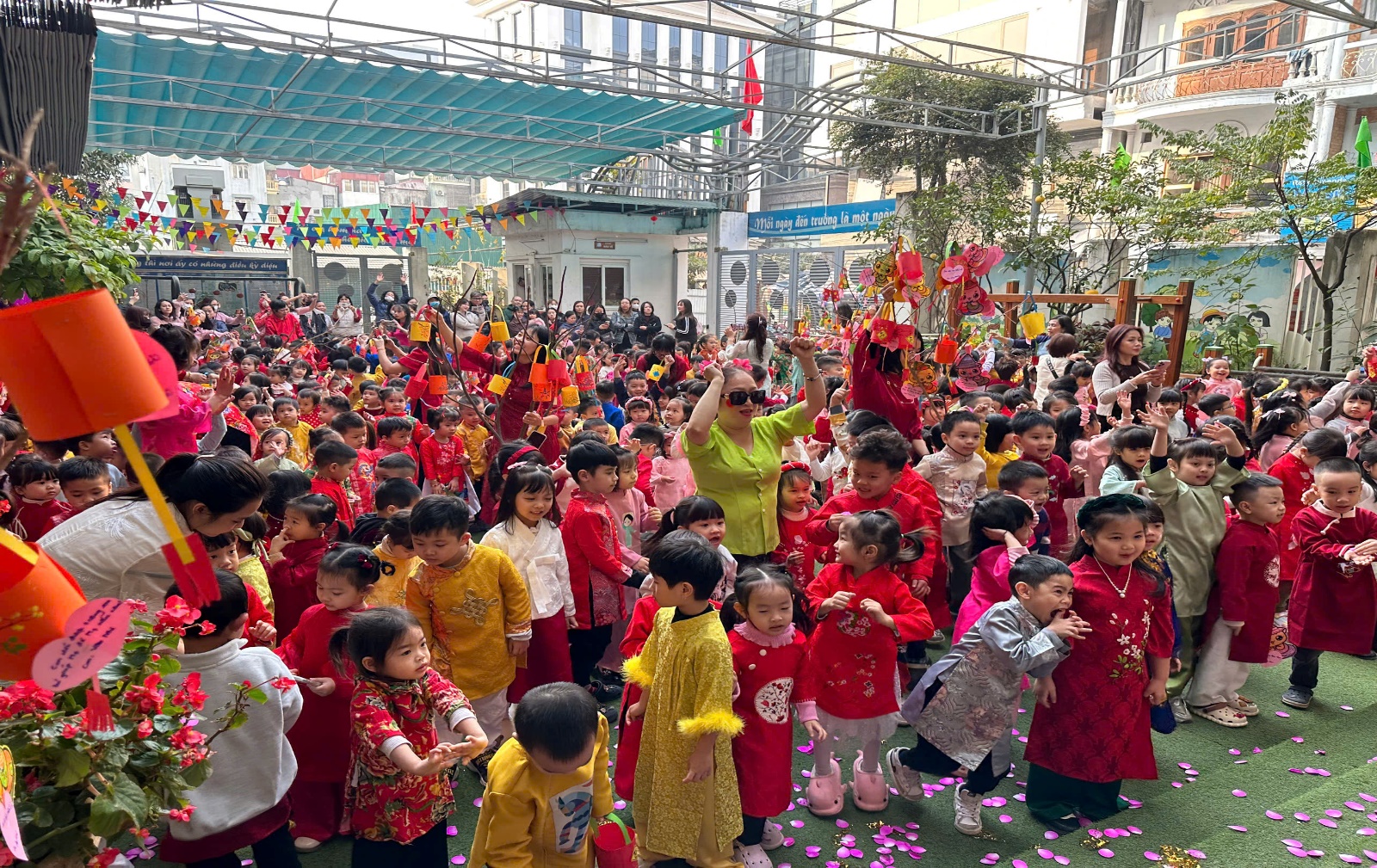 C:\Users\ADMIN\Desktop\ảnh a4. 2024-2025\ẢNH THÁNG 1\z6249382726384_730531b818c3296647dc033ad6f7c22b.jpg