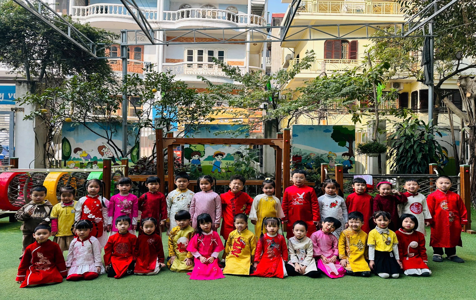 C:\Users\ADMIN\Desktop\ảnh a4. 2024-2025\ẢNH THÁNG 1\z6236899704709_2a40d43306a8df55da79e6b739a41abe.jpg