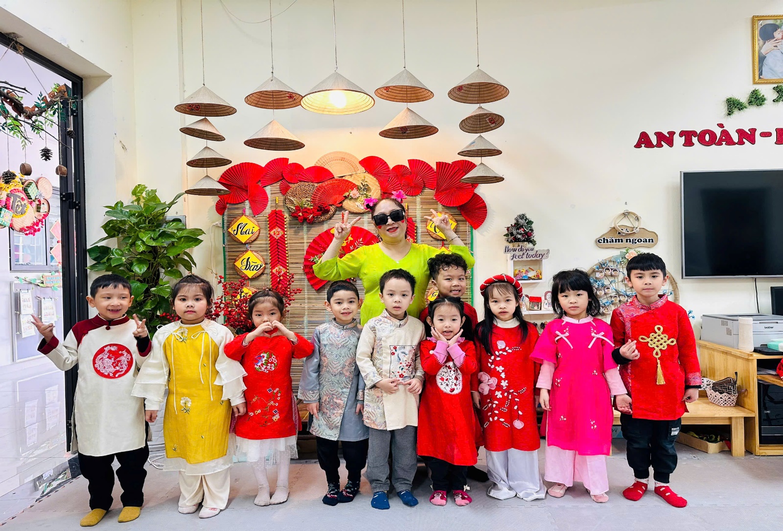 C:\Users\ADMIN\Desktop\ảnh a4. 2024-2025\ẢNH THÁNG 1\z6249379623804_7d0e9ba24dcdf9572f4c7db10b11ac83.jpg