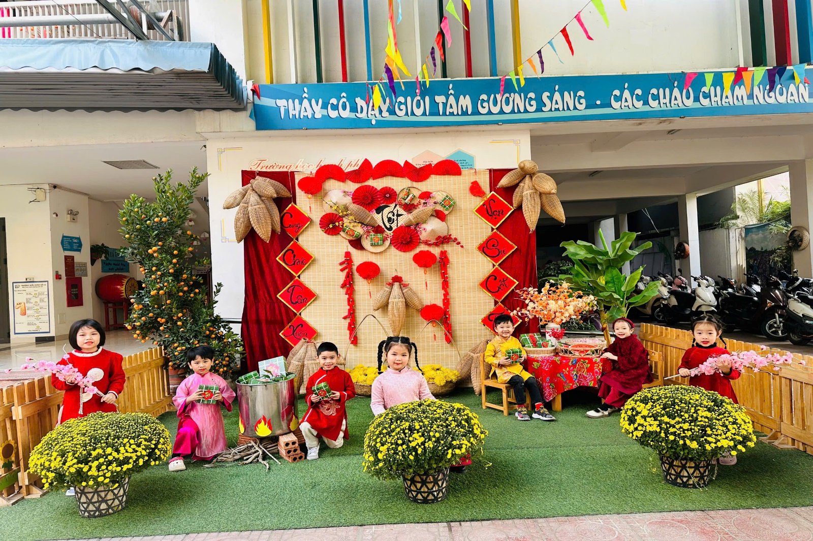 C:\Users\ADMIN\Desktop\ảnh a4. 2024-2025\ẢNH THÁNG 1\z6236901151563_a2bdaafa0302b8d26887f14eabc331f0.jpg