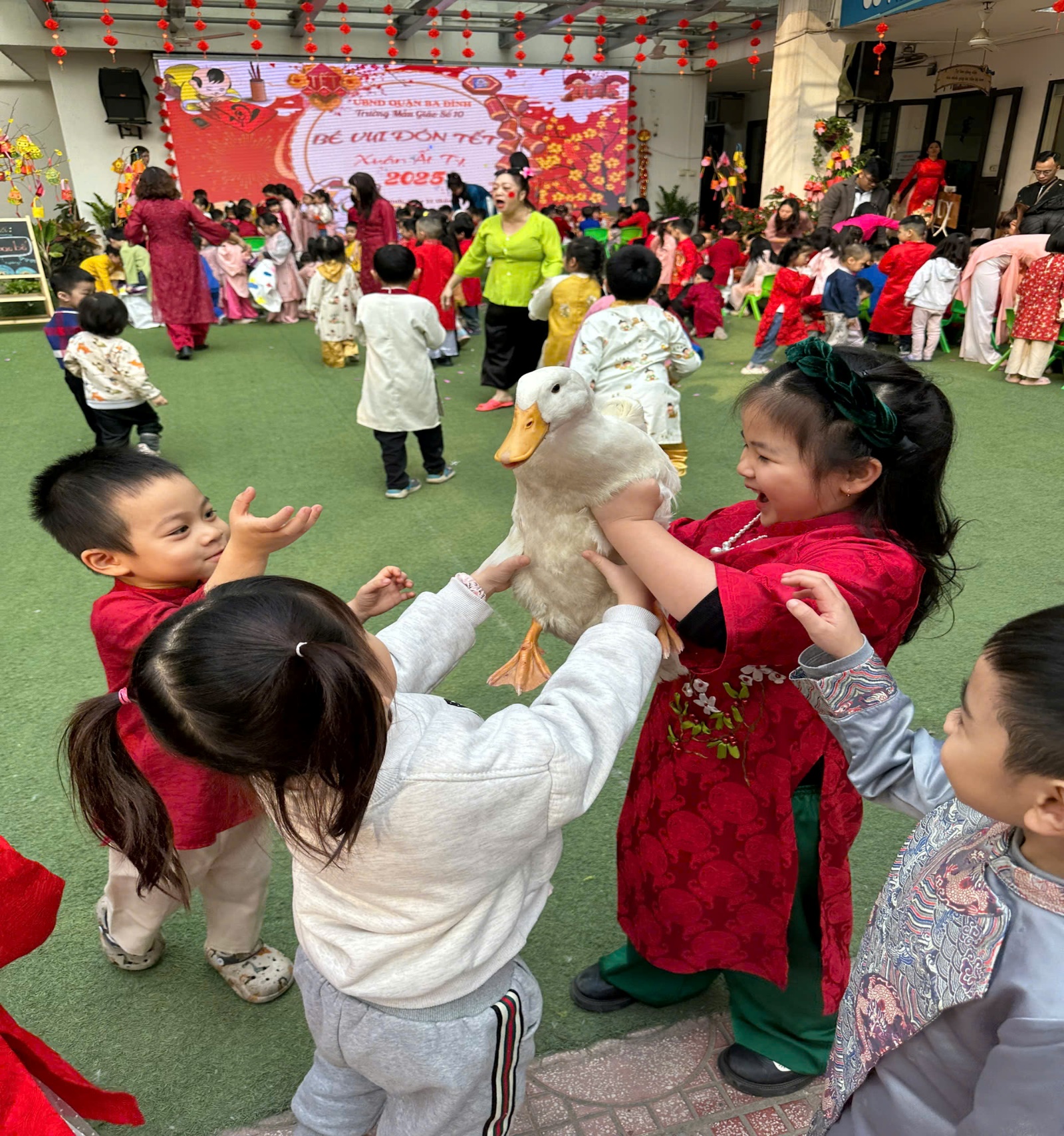 C:\Users\ADMIN\Desktop\ảnh a4. 2024-2025\ẢNH THÁNG 1\z6249380144163_65a0e96ba85982c35af041802195be51.jpg