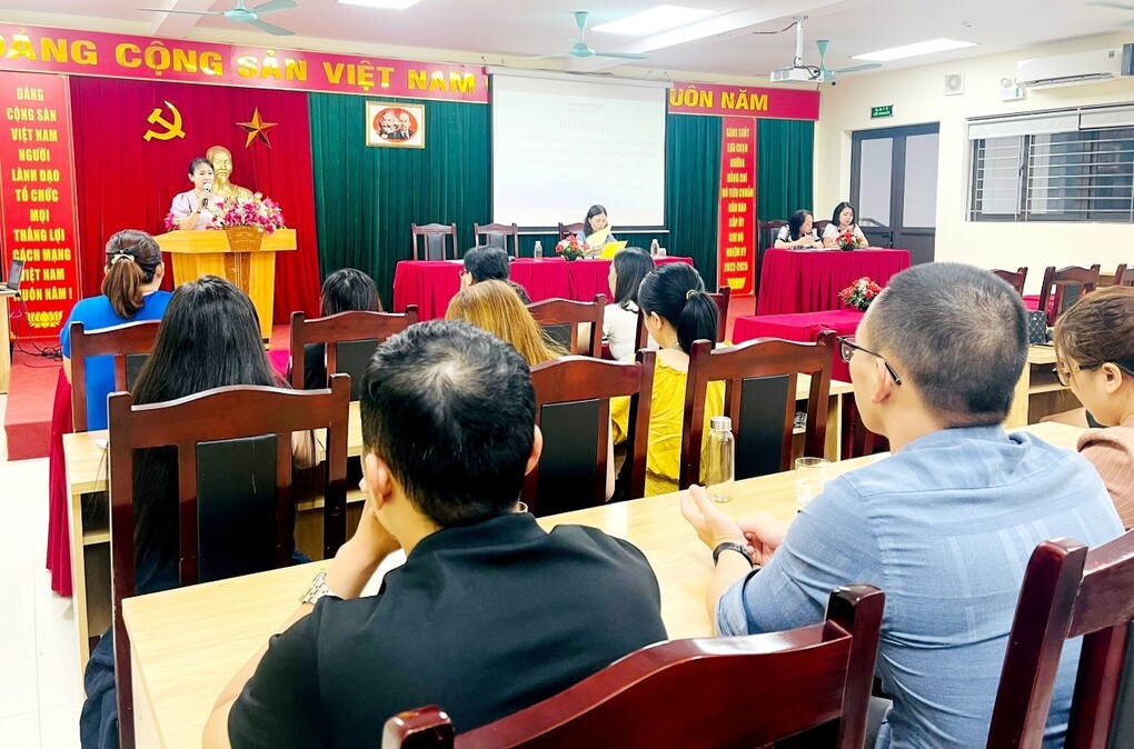 Trường Mẫu giáo Số 10 tổ chức Hội nghị tiếp xúc, đối thoại giữa Hiệu trưởng nhà trường với CBGVNV và PHHS năm học 2022- 2023