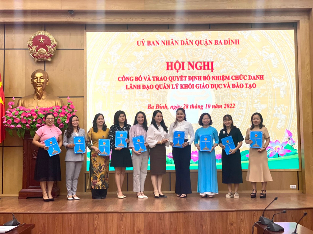 Hội nghị công bố và trao quyết định bổ nhiệm chức danh lãnh đạo quản lý khối giáo dục và đào tạo quận Ba Đình.