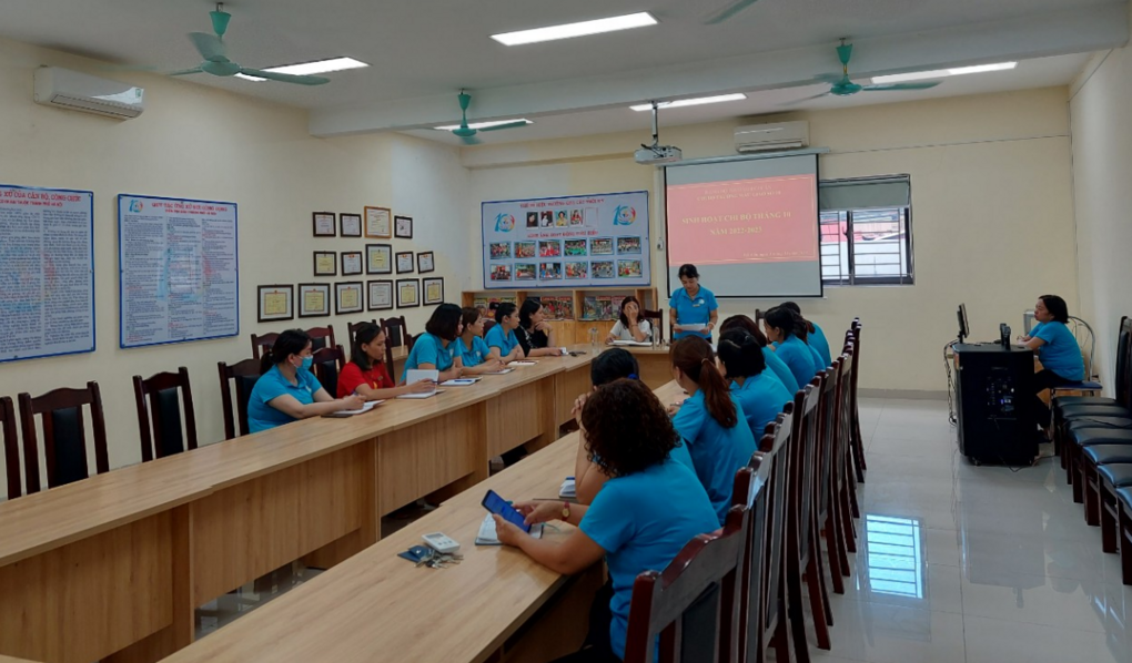 Buổi sinh hoạt chi bộ đầu tiên của Cấp ủy mới nhiệm kỳ 2022- 2025 tại chi bộ Mẫu giáo Số 10