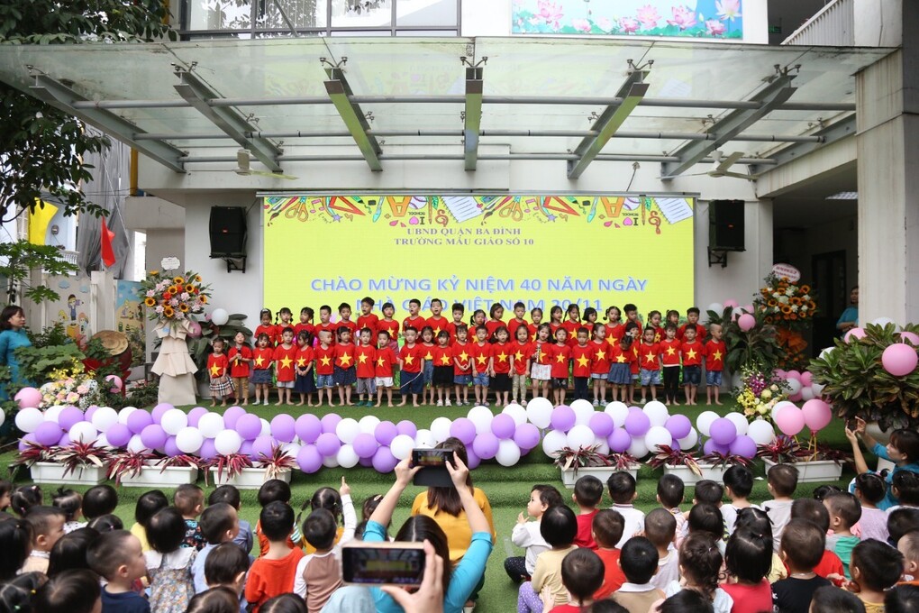 20/11 đáng nhớ của cô trò lớp MGN B3