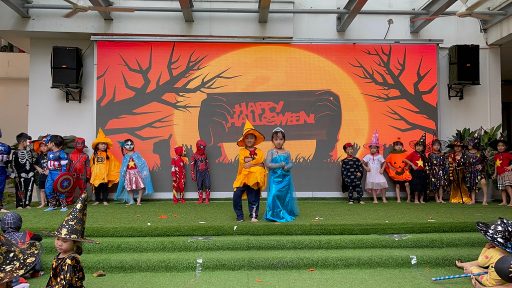 Lễ hội Halloween tại khối mẫu giáo lớn của trường mẫu giáo số 10