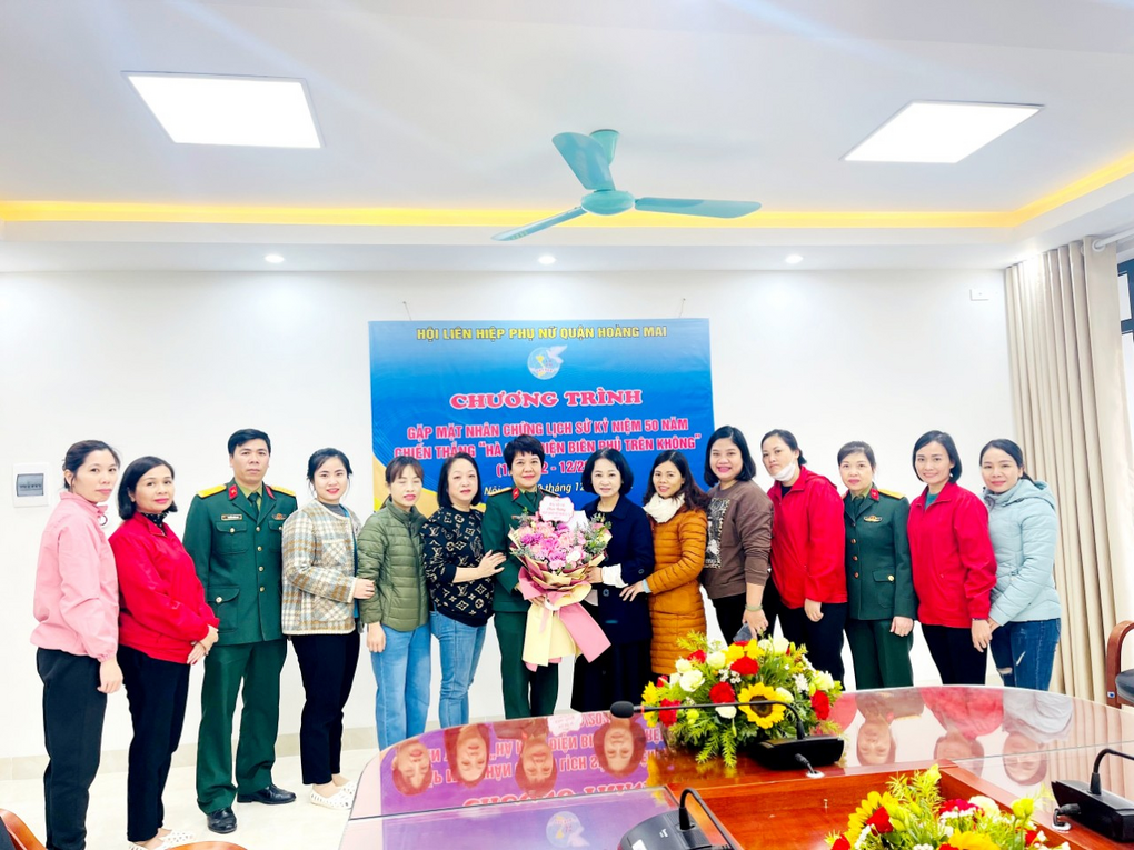 Trường Mẫu giáo Số 10 tổ chức cho trẻ tham quan  Bảo tàng Chiến thắng B52