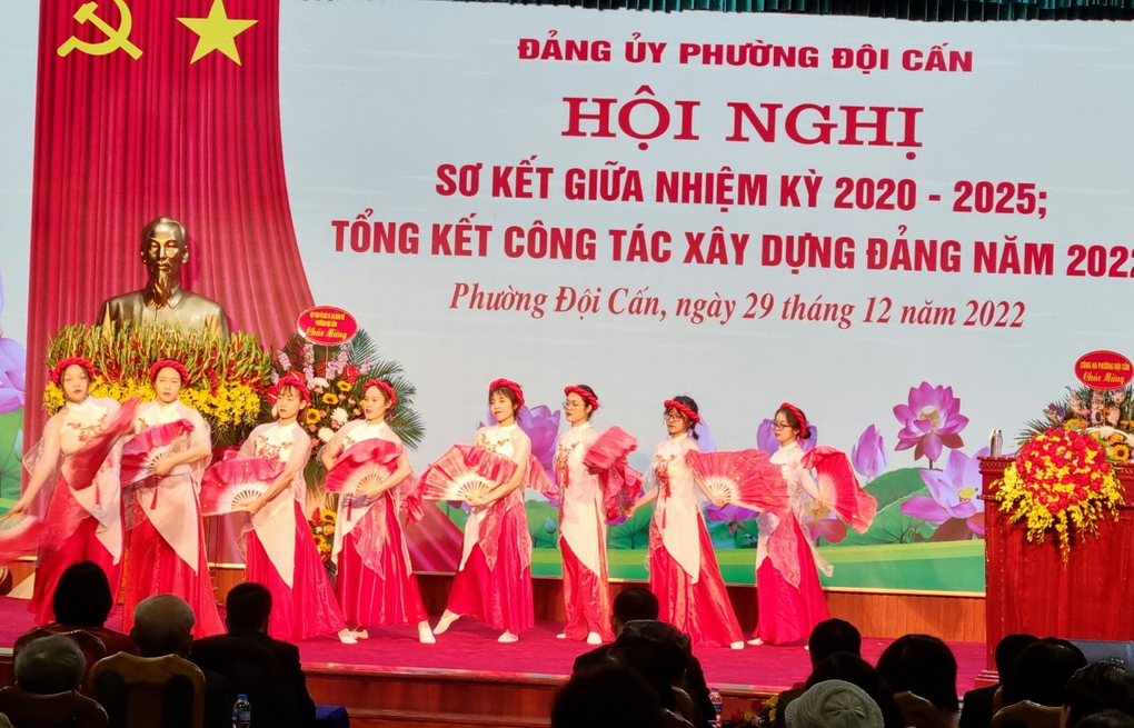 Chi bộ Mẫu giáo Số 10 dự Hội nghị sơ kết giữa nhiệm kì 2020-2025 và Tổng kết công tác xây dựng Đảng năm 2022