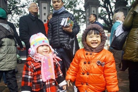 Những điều cần lưu ý khi đưa bé đi chơi ngày Tết