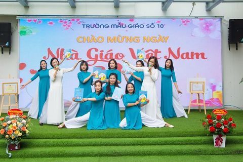Những gương mặt tiêu biểu và ekip thực hiện chương trình kỷ niệm ngày nhà giáo Việt nam 20/11 của trường Mẫu giáo Số 10
