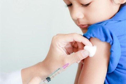 Trẻ dưới 12 tuổi từng là F0, có cần tiêm vaccine phòng COVID-19?