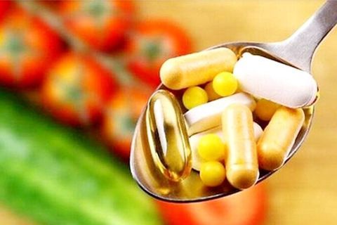 Cảnh báo nguy cơ ngộ độc nếu F0 lạm dụng vitamin, thuốc bổ quá nhiều