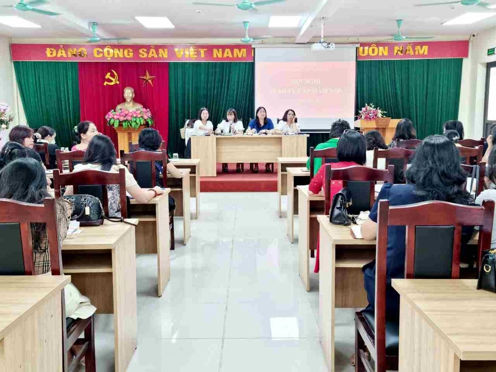 Trường mẫu giáo Số 10 đón các đại biểu về dự Hội nghị giáo vụ cấp mầm non quận Ba Đình năm học 2022-2023