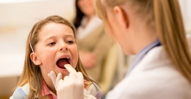 Viêm mũi họng cấp ở trẻ em vào mùa lạnh: Nguyên nhân - triệu chứng và hướng dẫn chăm sóc