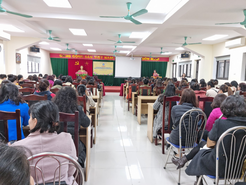 Kiến tập chuyên đề “Phát triển Chương trình giáo dục và đổi mới lĩnh vực giáo dục Thể chất cho trẻ mầm non” tại Trường Mẫu Giáo Số 10