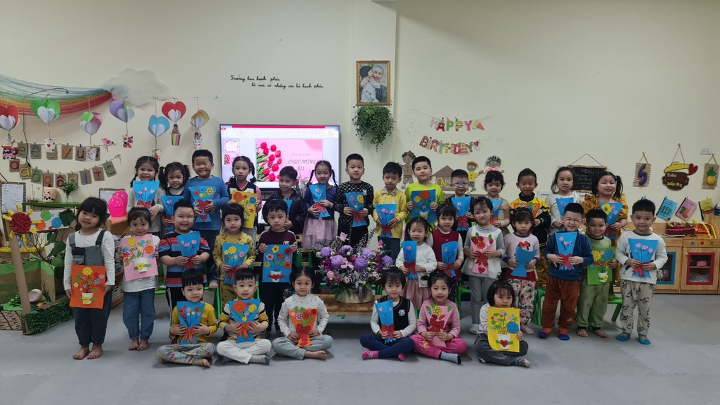 Chào mừng ngày Quốc tế phụ nữ - 8/3 của các bé MGN B3  trường MG Số 10