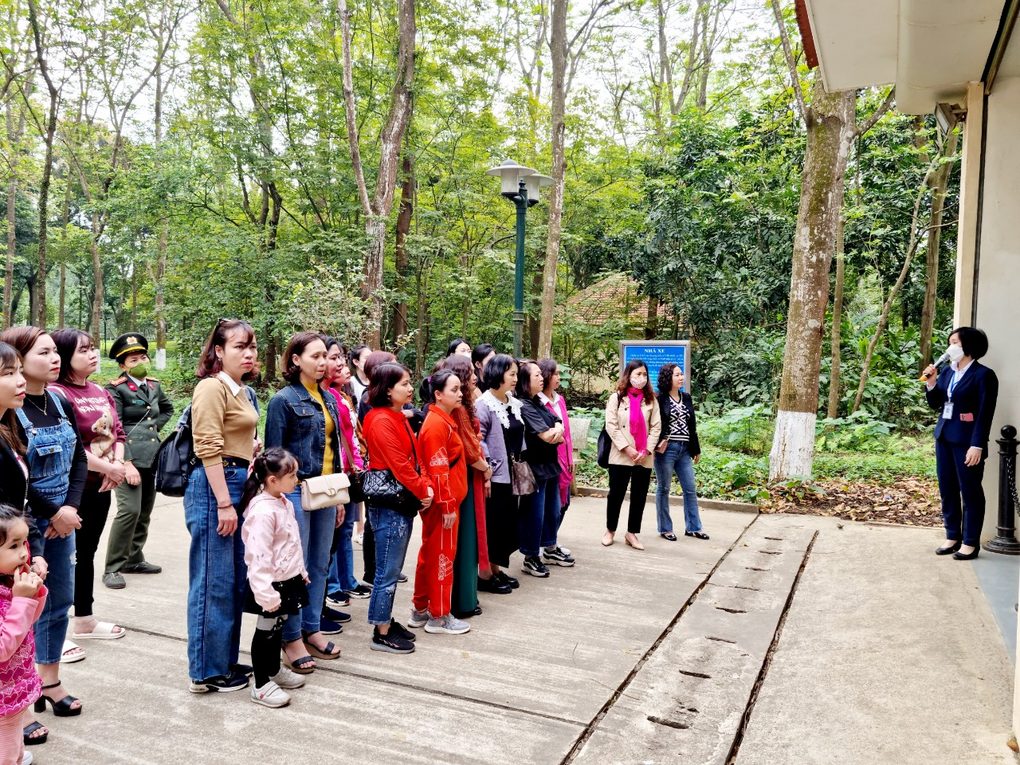 Trường Mẫu Giáo Số 10 tổ chức chuỗi các hoạt động chào mừng ngày “ Quốc tế Phụ nữ 08/03/2023”