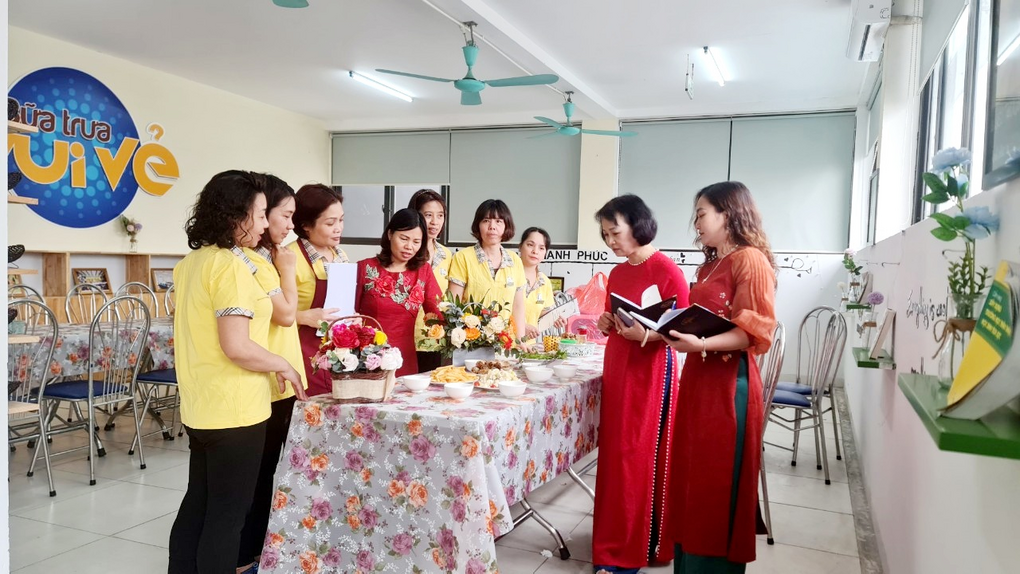 Trường Mẫu Giáo Số 10 tổ chức hội thi “Nhân viên nuôi dưỡng giỏi” cấp trường năm học 2022-2023