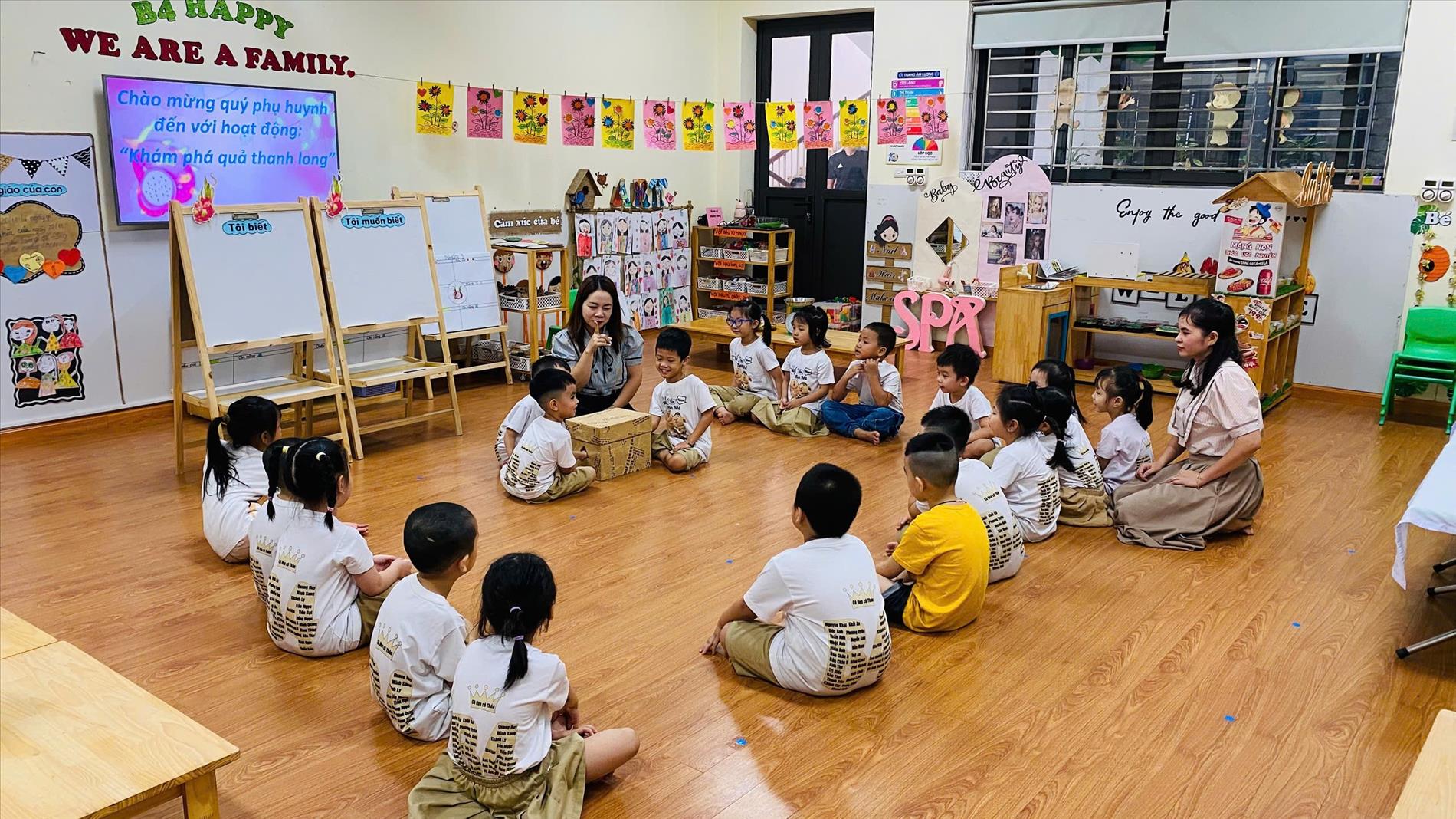 Lớp MGL A5 trường Mẫu Giáo Số 10 hân hoan tổ chức “Tiết học mở - Hoạt động trải nghiệm cùng con”