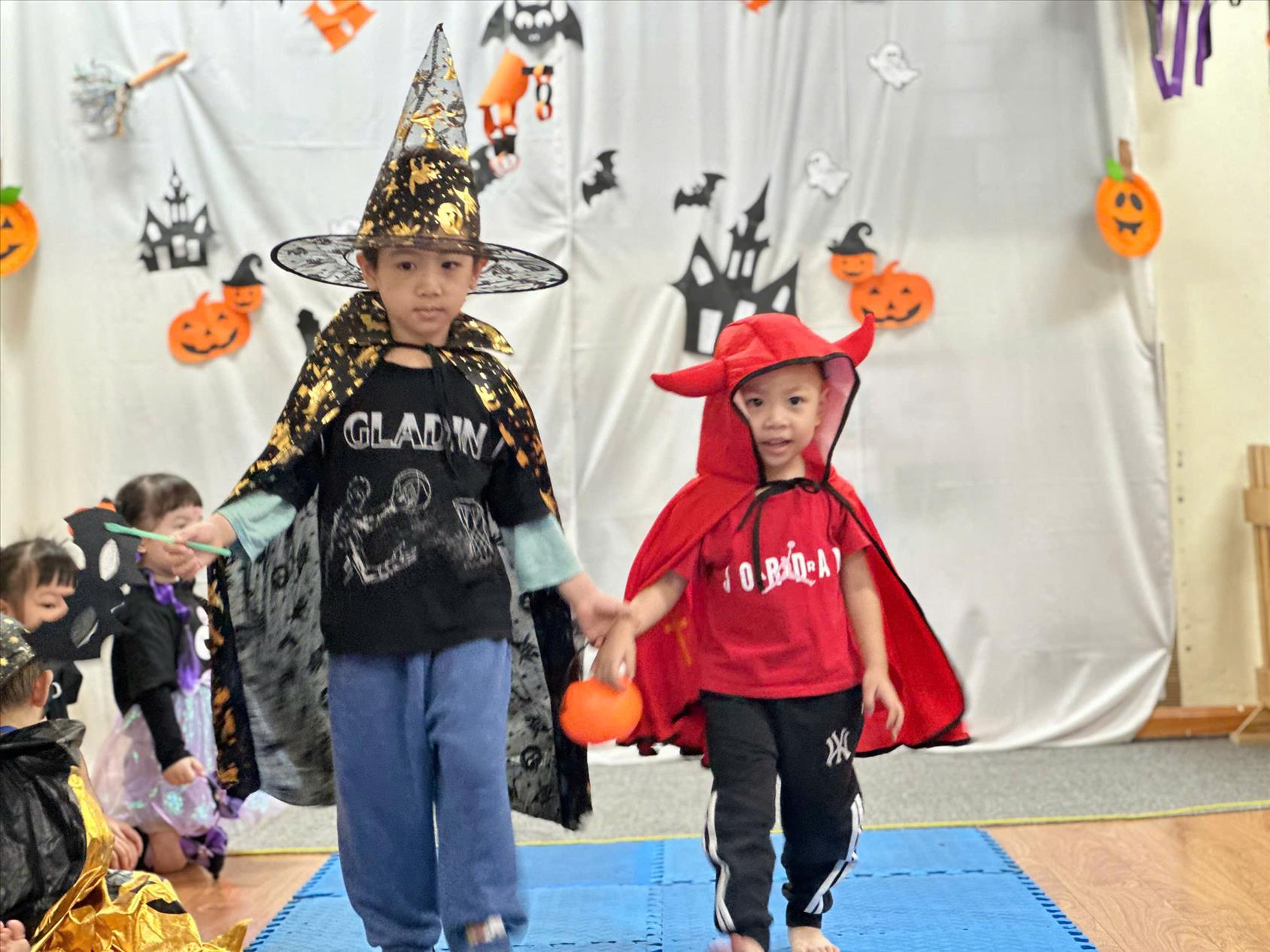 Hoạt động trải nghiệm lễ hội Halloween của các bé lớp C3