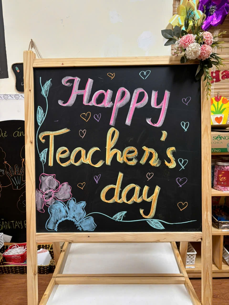 LỚP C2 HÂN HOAN CHÀO MỪNG NGÀY NHÀ GIÁO VIỆT NAM 20/11