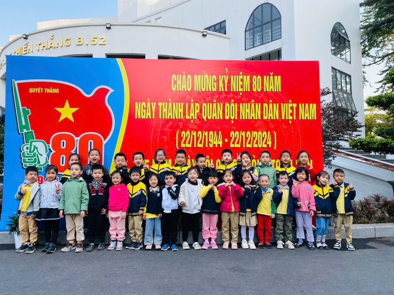 Chuyến tham quan “Bảo tàng chiến thắng B-52” của các bé lớp MGL A5 trường Mẫu Giáo Số 10.