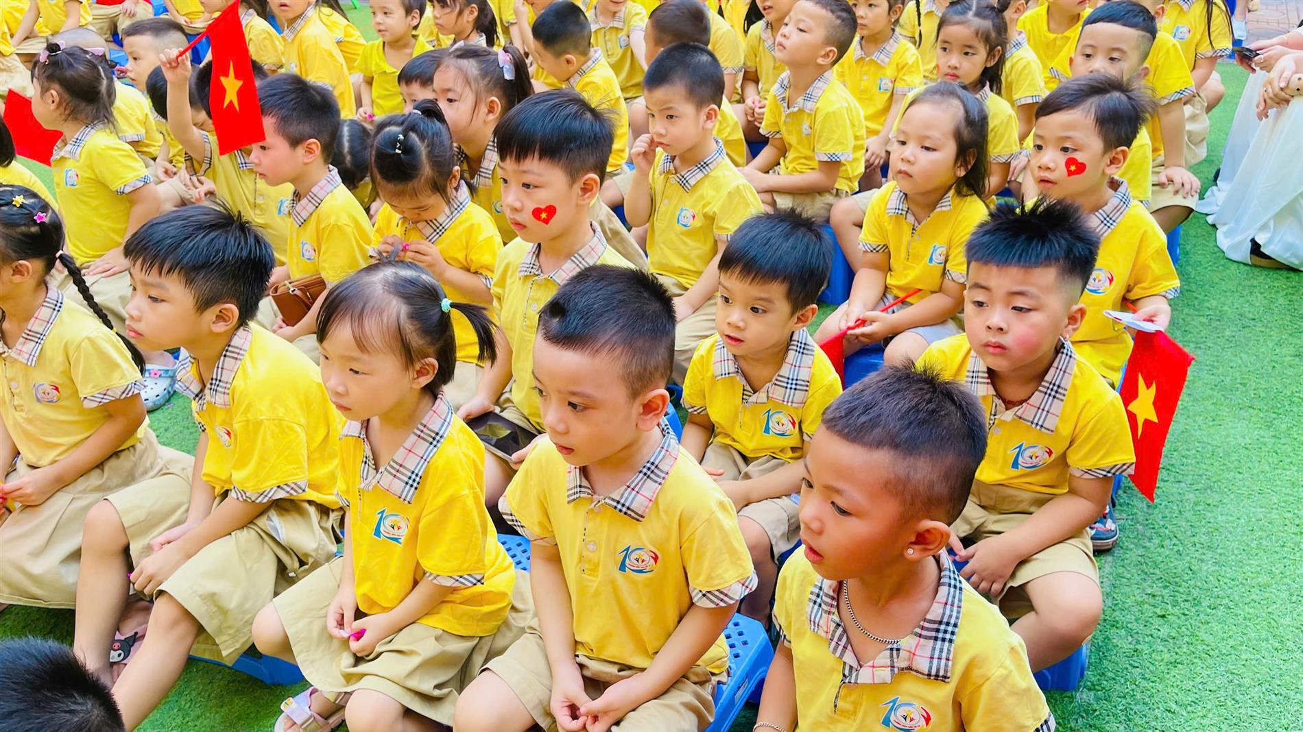 Các bé lớp Mẫu giáo nhỡ B2  tham dự “Ngày hội đến trường của bé” năm học 2025-2026