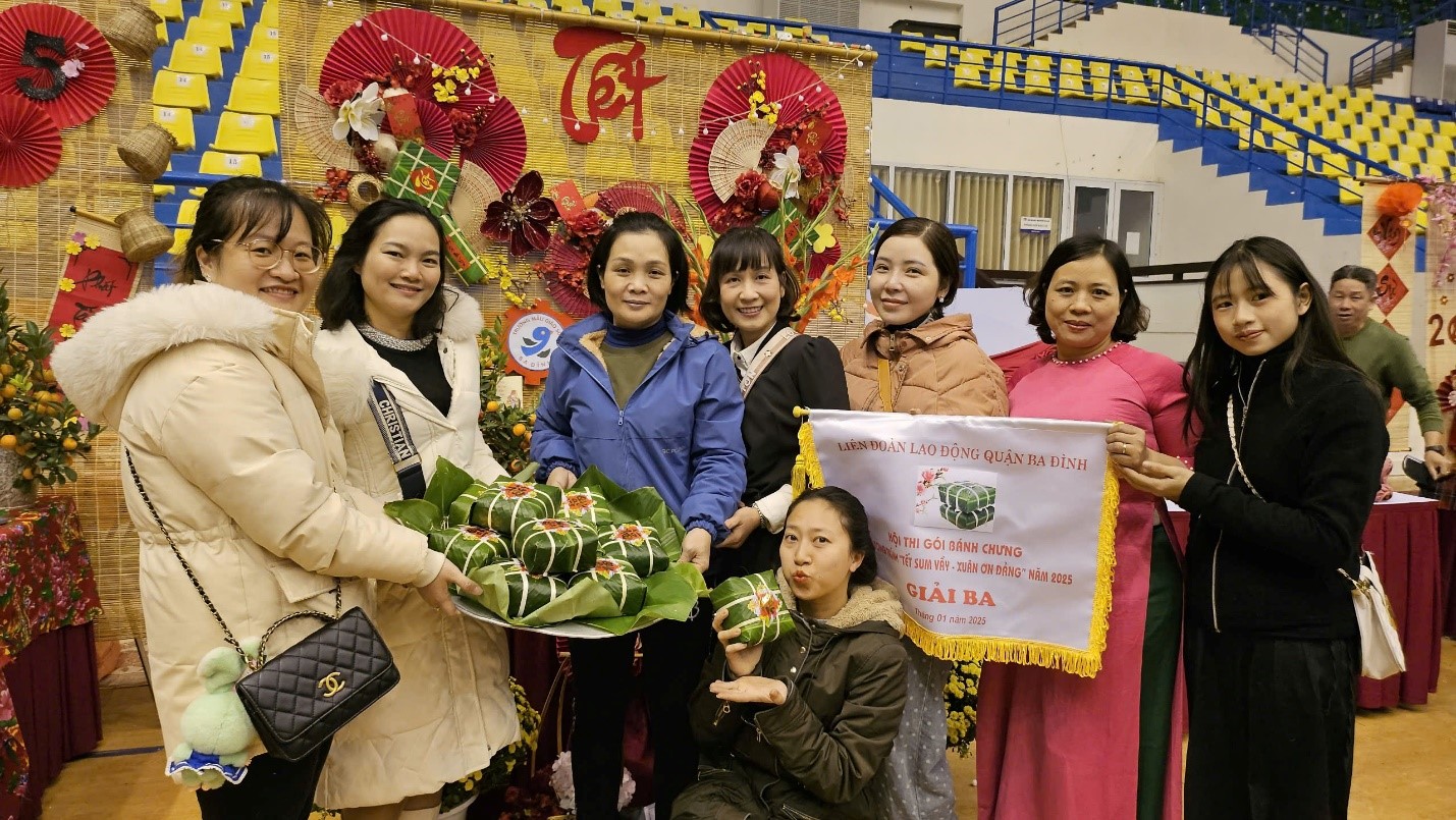 TRƯỜNG MẪU GIÁO SỐ 10 THAM GIA HỘI THI GÓI BÁNH CHƯNG VỚI CHỦ ĐỀ "TẾT SUM VẦY - XUÂN ƠN ĐẢNG"