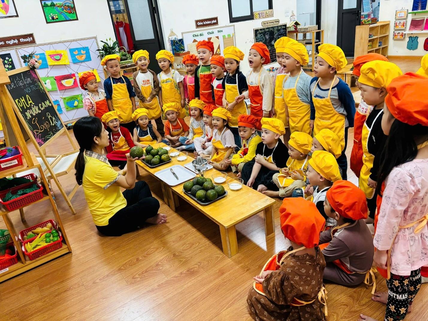 HOẠT ĐỘNG TRẢI NGHIỆM: BÉ TẬP VẮT VÀ PHA NƯỚC CAM CỦA CÁC BẠN NHỎ LỚP MGN B1!