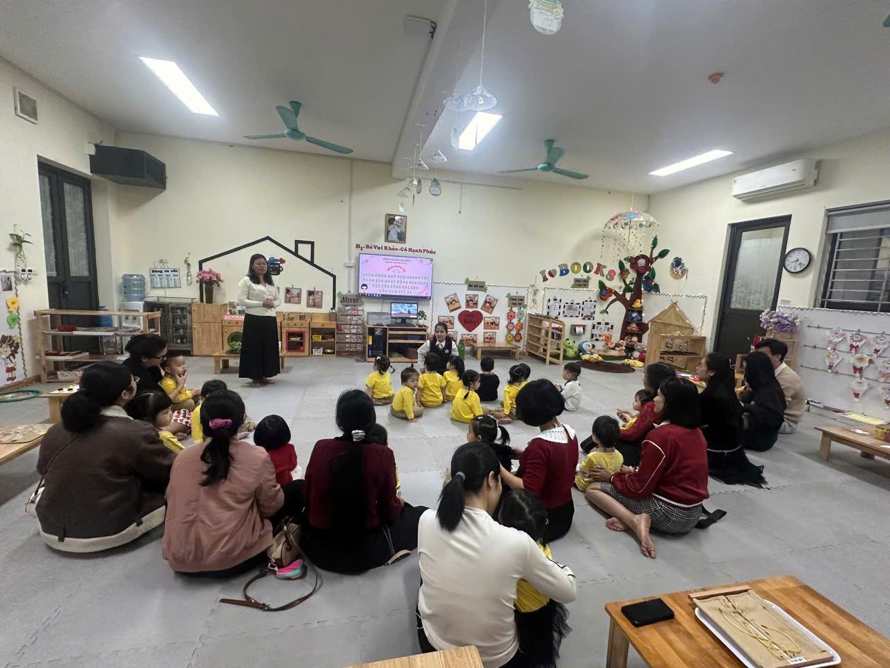 HOẠT ĐỘNG GÓC GIAO LƯU – KẾT NỐI YÊU THƯƠNG GIỮA PHỤ HUYNH VÀ CÁC BÉ LỚP NHÀ TRẺ D1