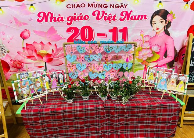“Bữa tiệc yêu thương từ bàn tay nhỏ đến trái tim cô” của các bé lớp MGL A2