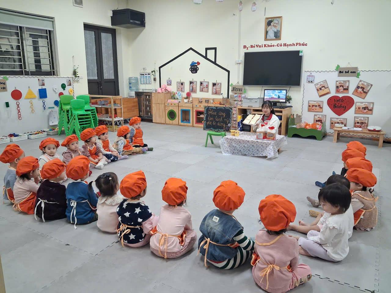 BÉ NHÀ TRẺ D1 TẬP LÀM NỘI TRỢ: HÁO HỨC VỚI HOẠT ĐỘNG “PHẾT BƠ BÁNH MÌ”