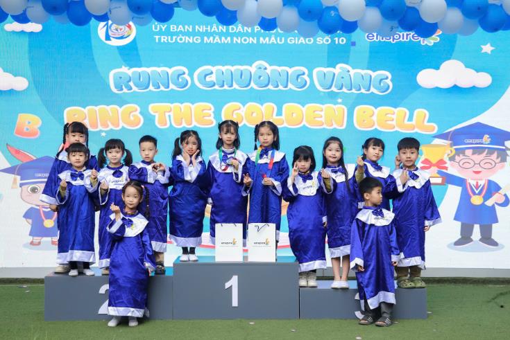 Lớp MGL A2 hào hứng tham gia chương trình “Chào đón năm mới 2026” của trường Mầm non Số 10.