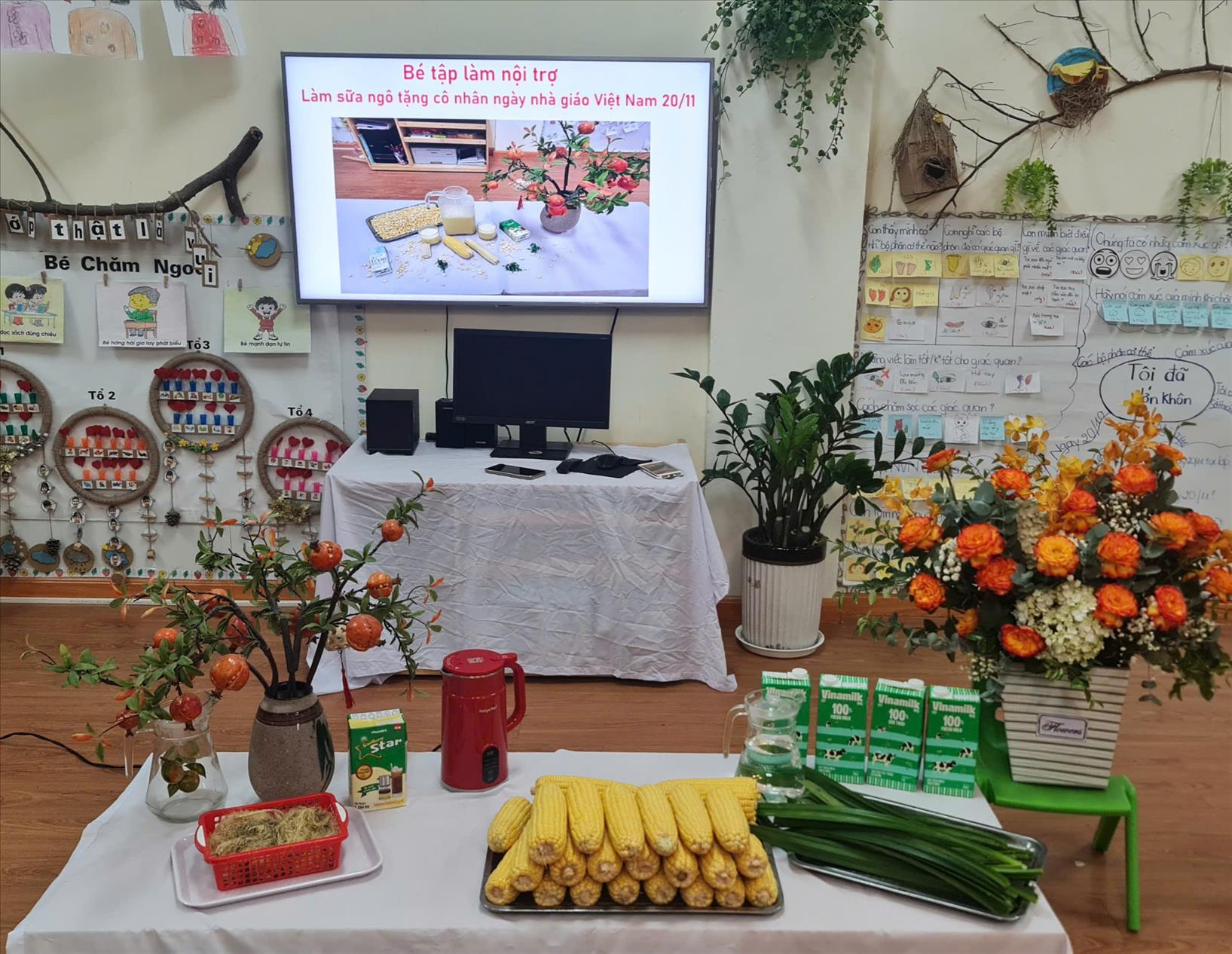 Hoạt động trải nghiệm làm sữa ngô của các bé lớp MGN B3