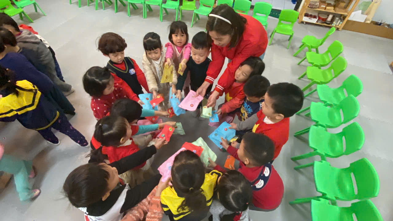 Mừng xuân mới của các bé lớp MGN – B3 Trường Mẫu giáo số 10