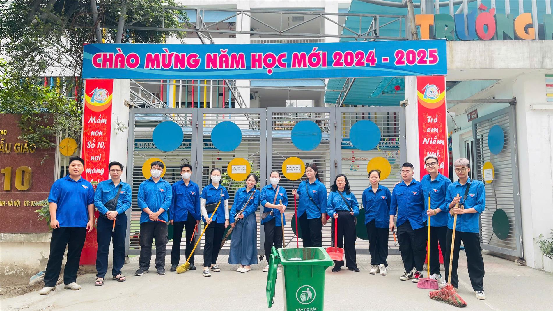 Đoàn Thanh Niên trường Mẫu giáo số 10 ra quân hưởng ứng “Ngày chủ nhật xanh” của quận Ba Đình và ĐTN phường Đội Cấn.