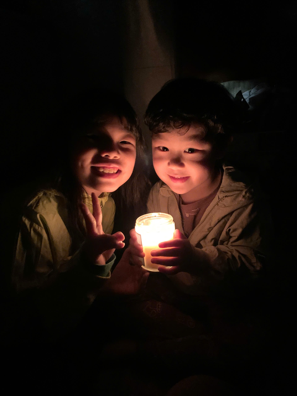 Hưởng ứng giờ Trái Đất của các bé lớp MGB C2