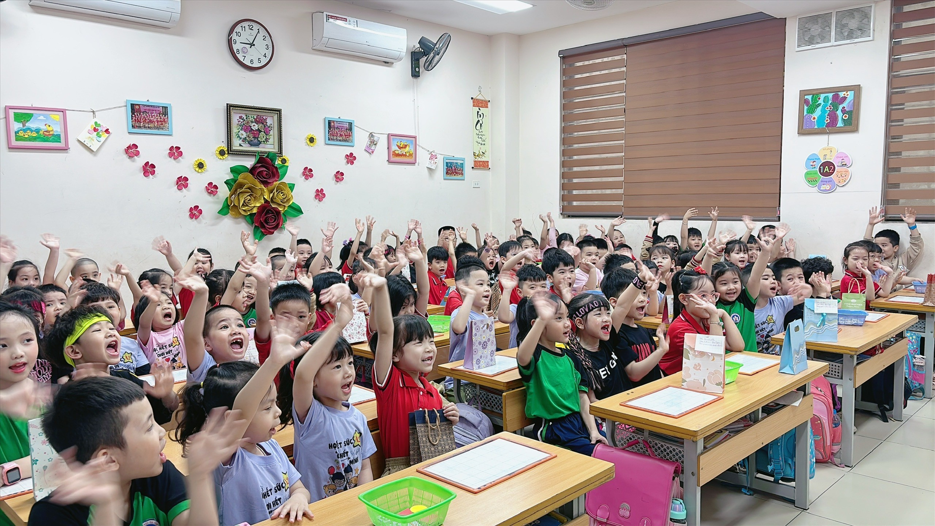 Lớp MGL A2 tham gia hoạt động trải nghiệm  "Tham quan trường Tiểu học Đại Yên"