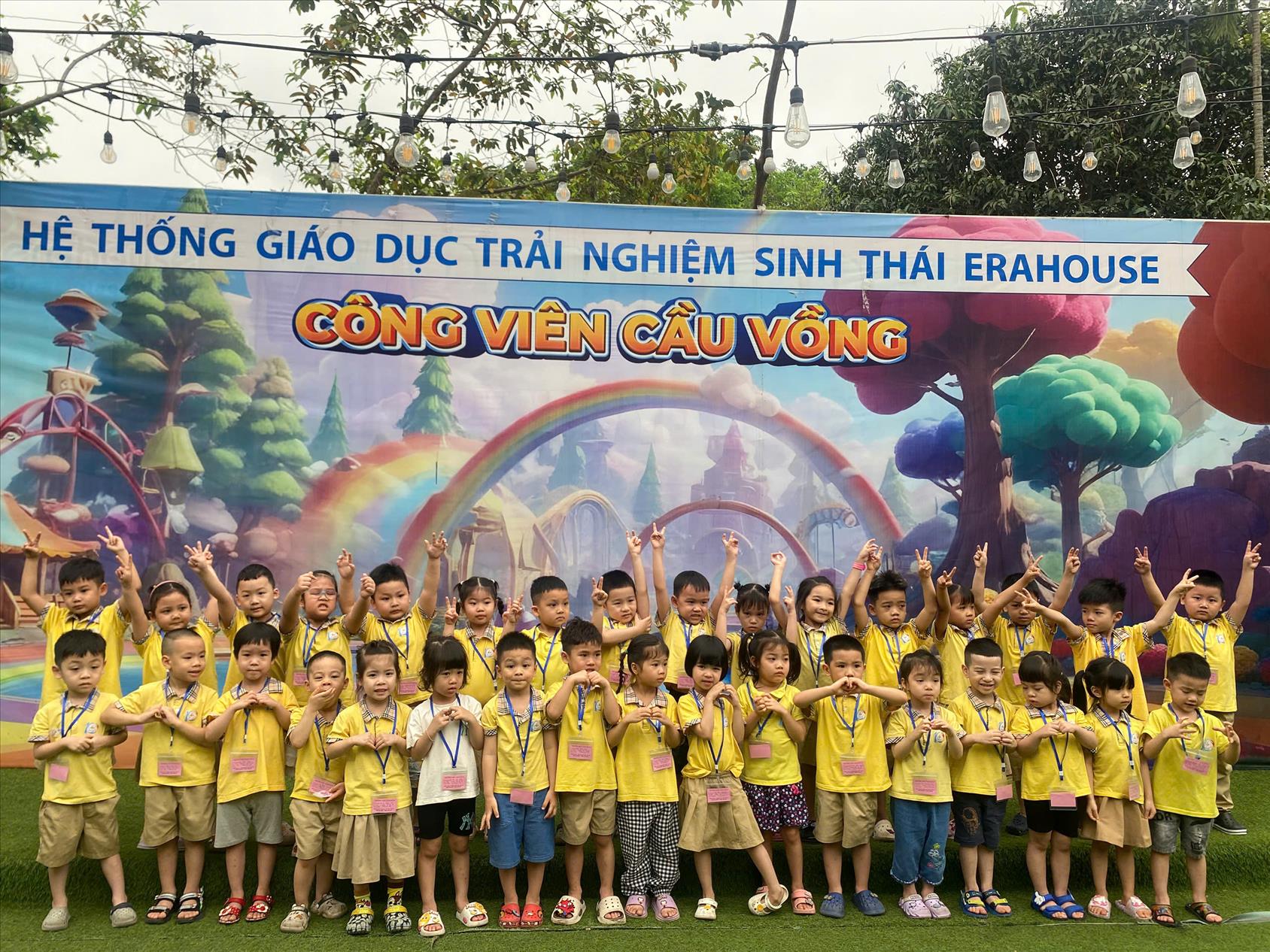 BUỔI DÃ NGOẠI THÚ VỊ CỦA CÁC BẠN NHỎ LỚP B1 TẠI CÔNG VIÊN CẦU VỒNG ERAHOUSE