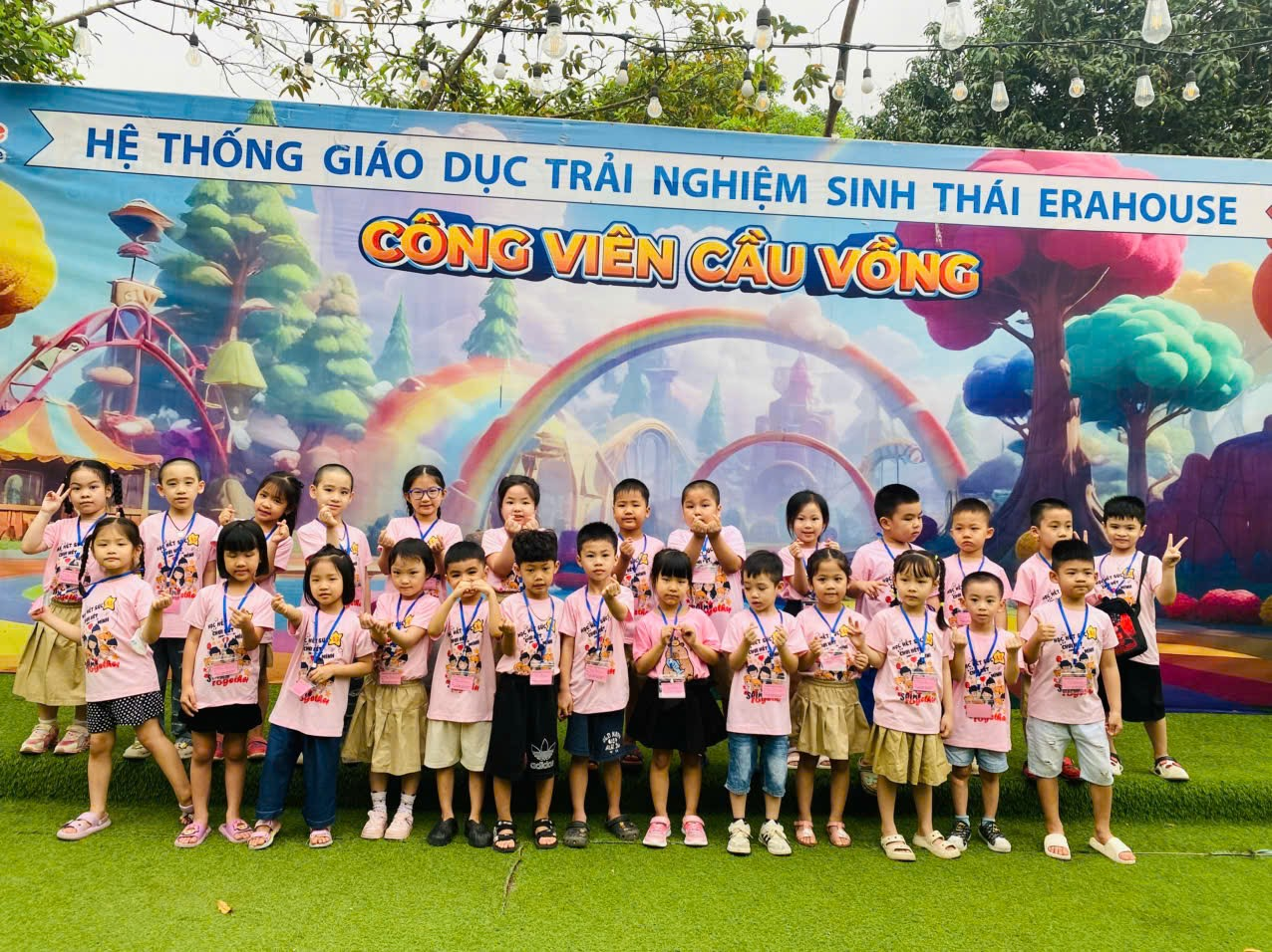 Trải nghiệm đáng nhớ tại “Công viên cầu vồng” của các bé lớp MGL A5 trường Mẫu Giáo Số 10.