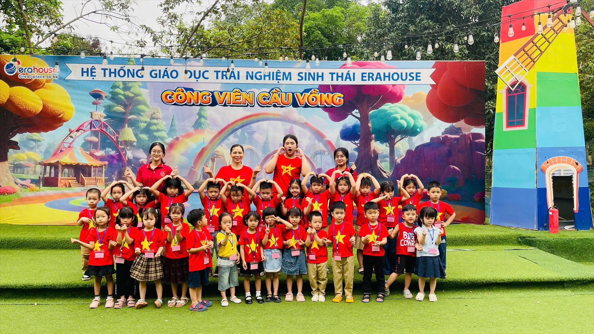 HOẠT ĐỘNG TRẢI NGHIỆM TẠI CÔNG VIÊN CẦU VỒNG