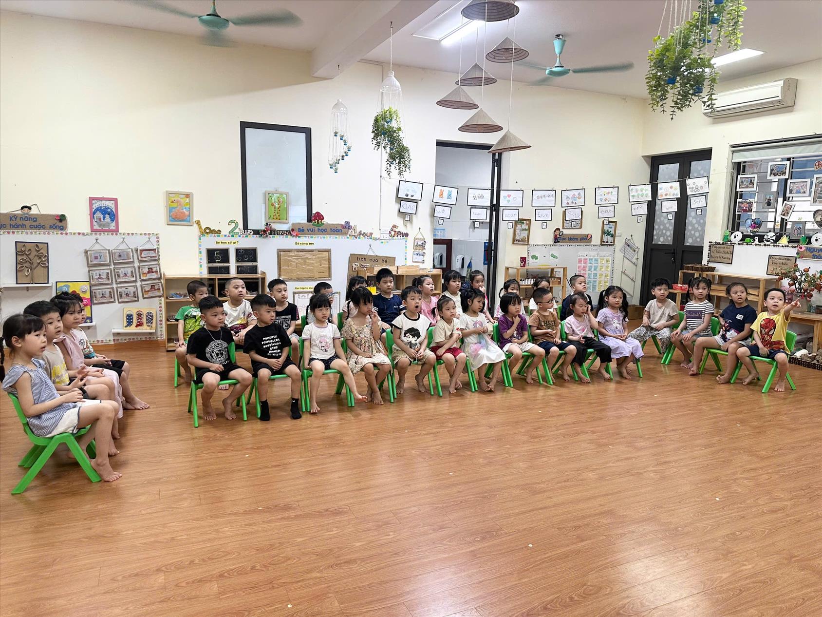 Bé với hoạt động  " Một số kỹ năng an toàn khi chơi dưới nước"