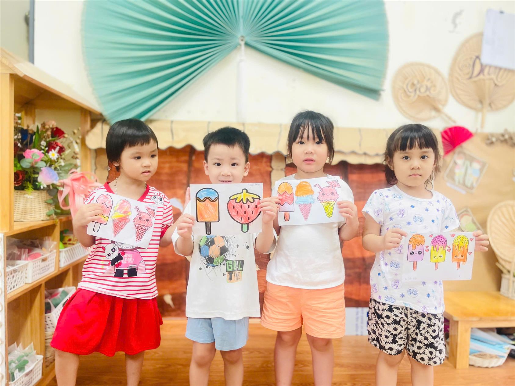 Tạo hình "Tô màu que kem" cùng các bạn nhỏ C3 nào!