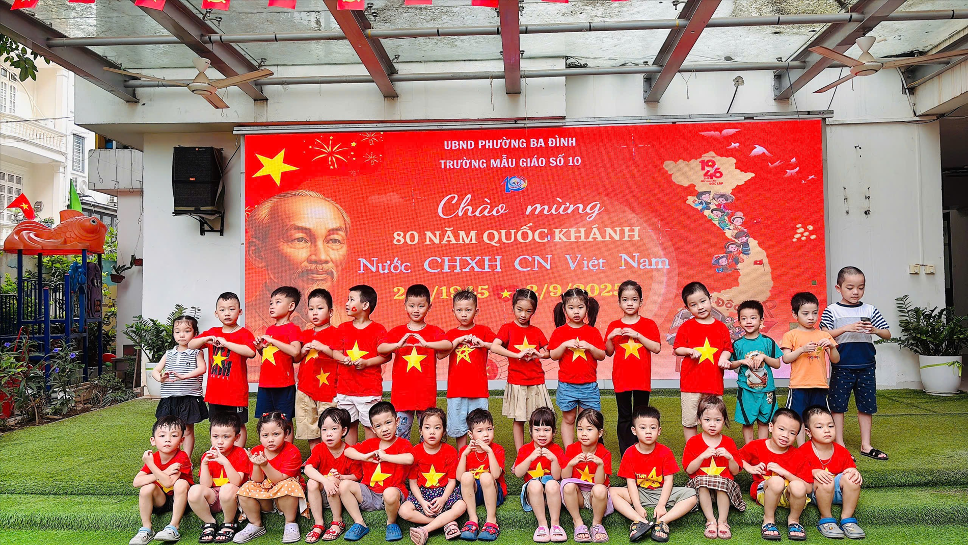 Lớp mẫu giáo lớn A1 – Trường MG số 10 sôi nổi tổ chức các hoạt động chào mừng kỷ niệm ngày Quốc khánh 02/9