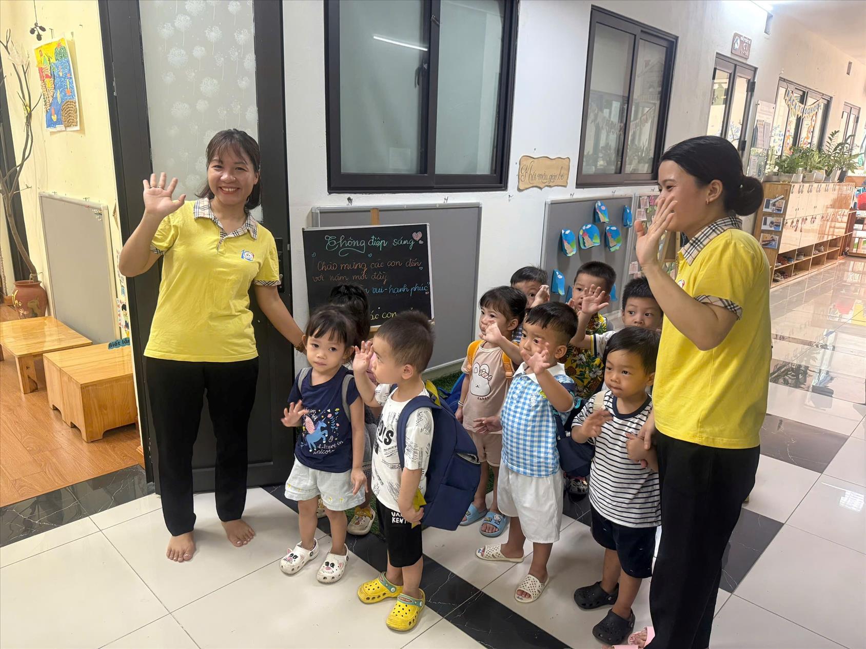 CHÀO ĐÓN CÁC BÉ YÊU TỪ NHÀ TRẺ LÊN LỚP MẪU GIÁO BÉ C3