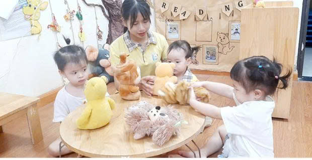 Hân hoan chào đón các con lớp nhà trẻ- thành viên mới của lớp D1 Trường Mẫu Giáo số 10.