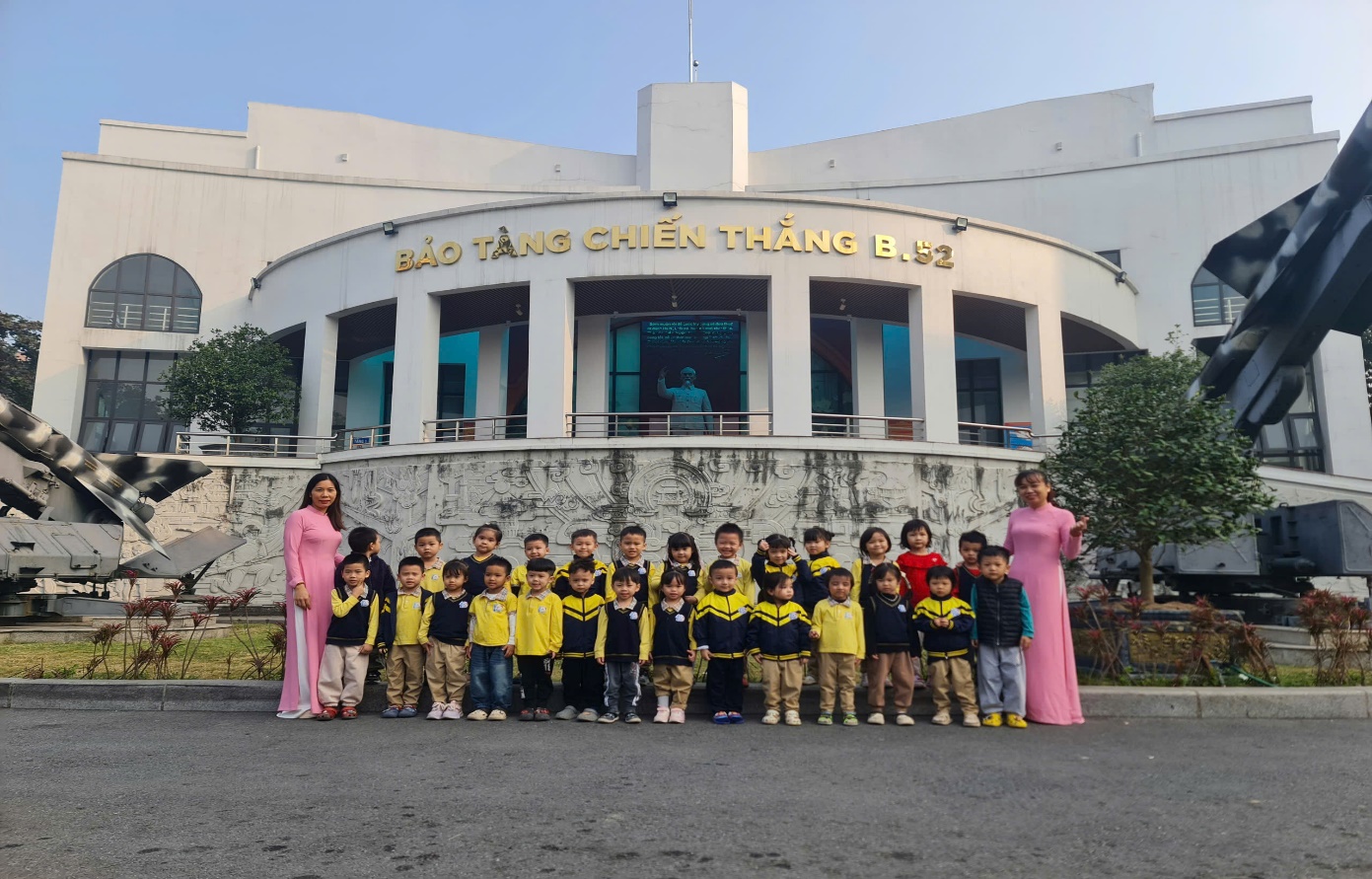 C:\Users\Mss Ban\Desktop\anh b52\z7344540715541_115d29691817589a1916857b5d3cbf9d.jpg