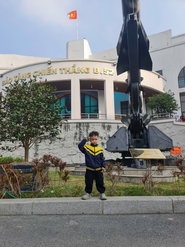 C:\Users\Mss Ban\Desktop\anh b52\z7344538844726_751fca90f3985e5f58c0631ddc601a3f.jpg